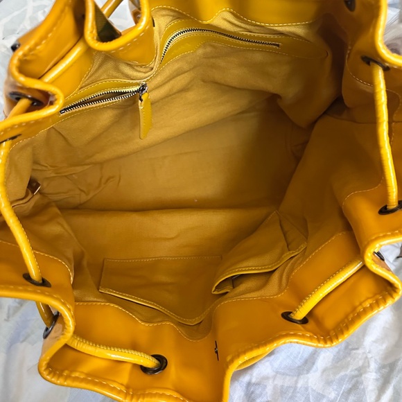 AUTHENTIC Burberry Beige/Yellow Nova check PVC and patent leather Tote - Picture 7 of 7